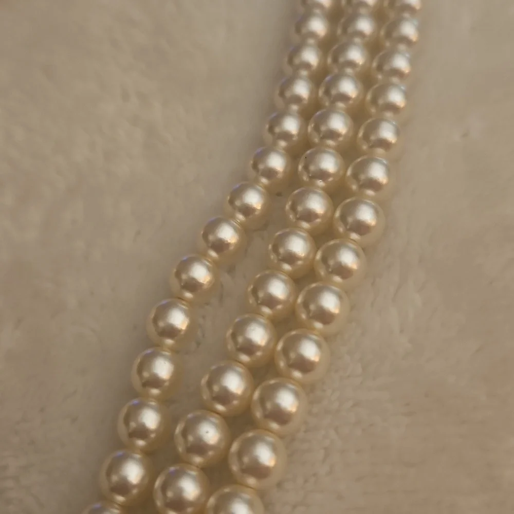 Vintage Triple Strand Layered Acrylic Pearl Formal Bridal Necklace